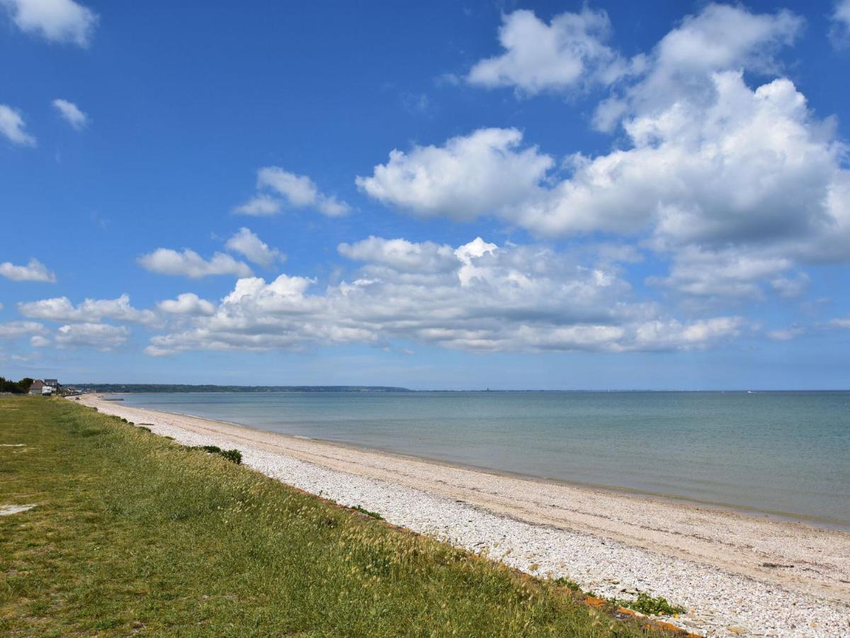 Superb Holiday Home Near The Beach Quinéville Exterior photo