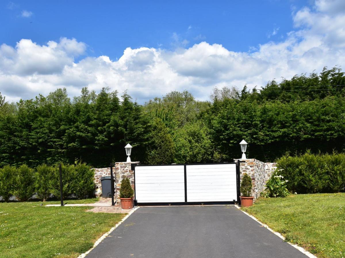 Superb Holiday Home Near The Beach Quinéville Exterior photo